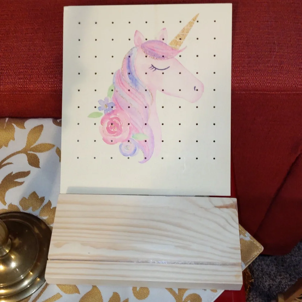 N/A unicorn earring